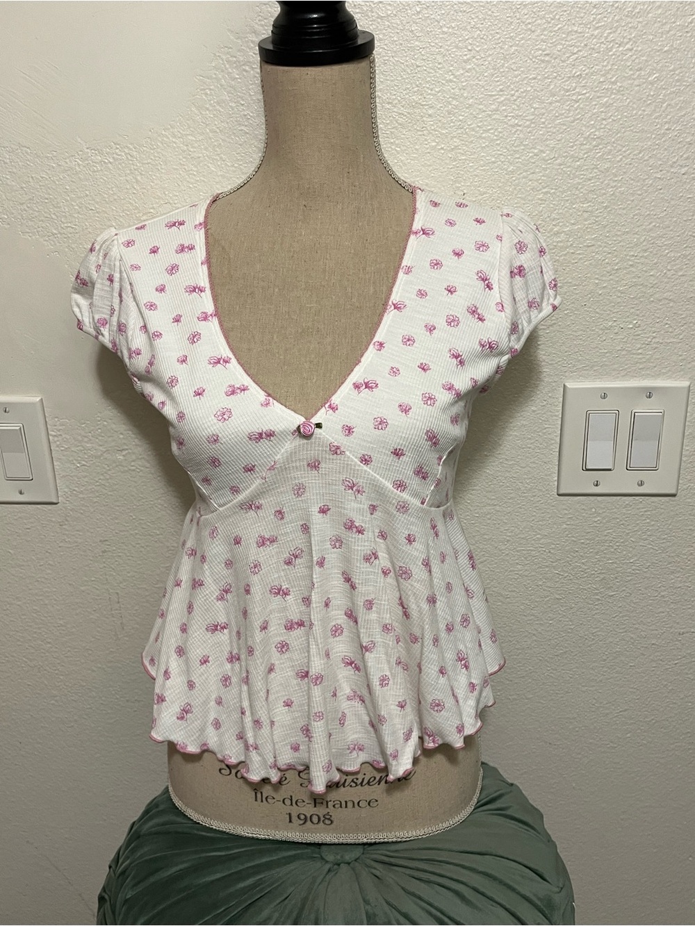 White & Pink Floral V-Neck Peplum Tunic Top